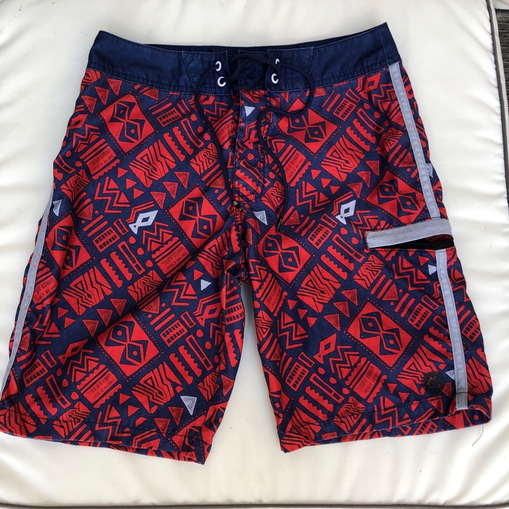 Men’s Island Print Swim Trunks | Board shorts